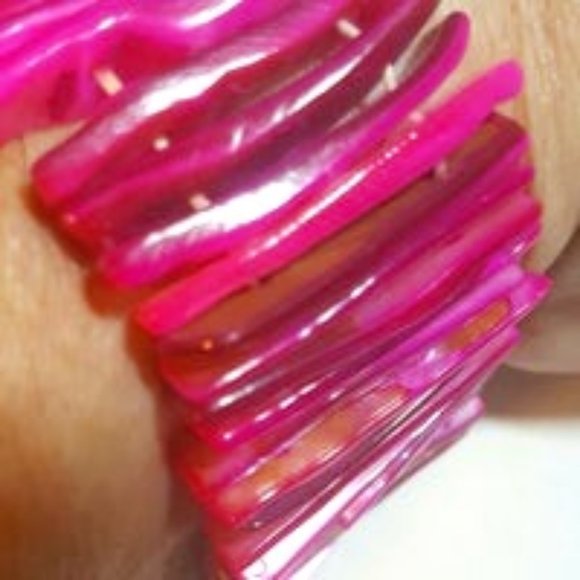 Pink Shell Stretchable Bracelet - Picture 3 of 4